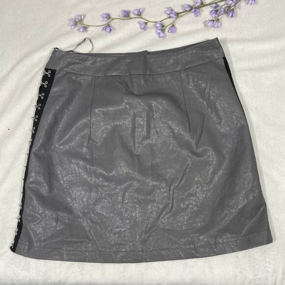 NWT $128 LF Seek Label Faux Leather Hook & Eye Side Skirt Grey [ Medium ]‎ #3920 - Picture 11 of 12